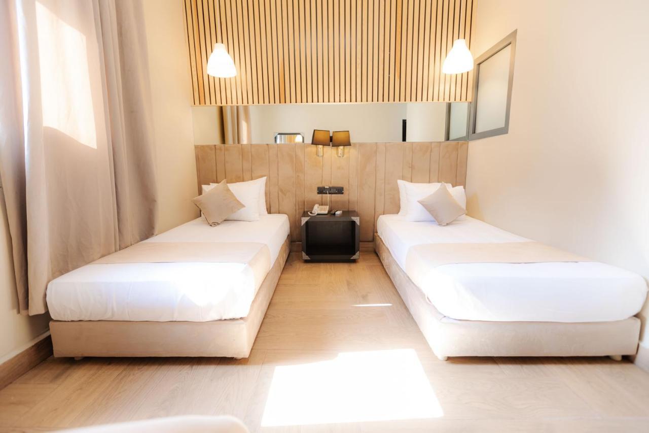 Ennesma Hotel Casablanca Exteriör bild